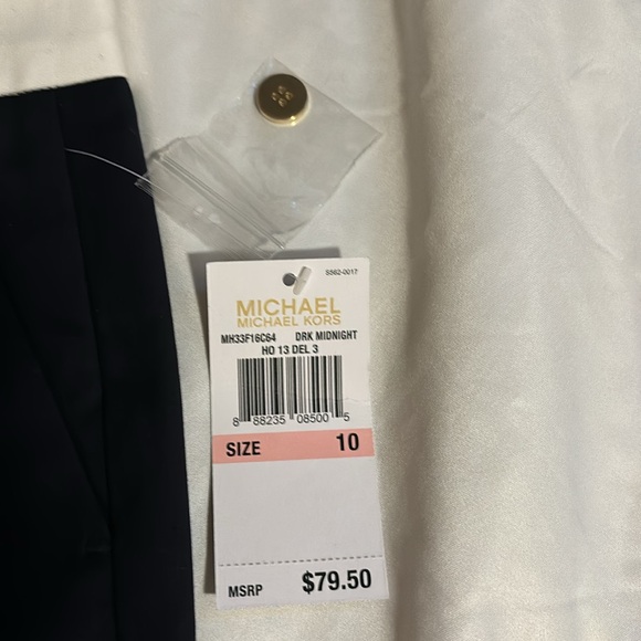 MICHAEL Michael Kors NWT women’s casual shorts black with white waist Size 10 - Picture 11 of 13